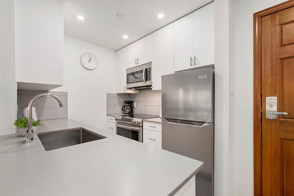 Cook with ease in this spacious, open-concept kitchen