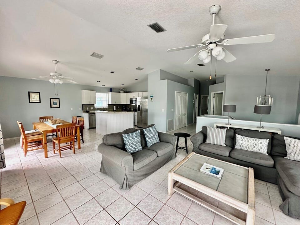 Living Room/Dining/Kitchen
