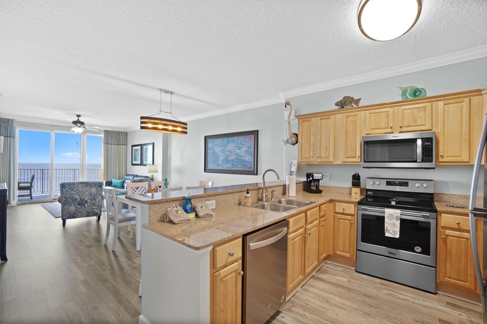 Pots, pans, air fryer - all you need for cooking in the condo!