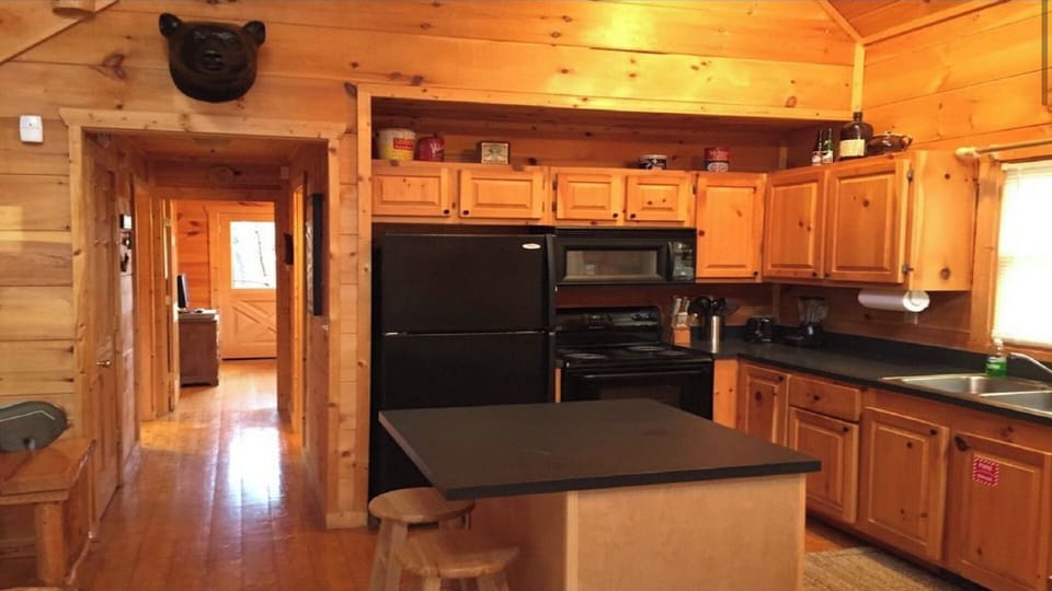 FULLY stocked kitchen if desire a few meals in.