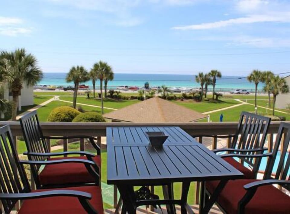 3rd floor deck with a panoramic view of the Gulf of Mexico.