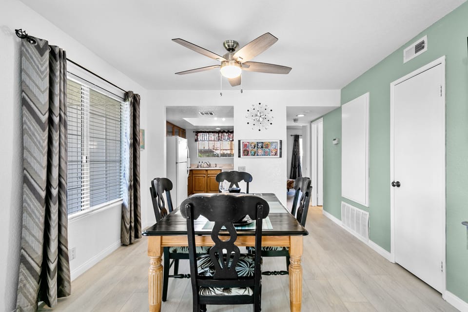 K0464 - Dining Table