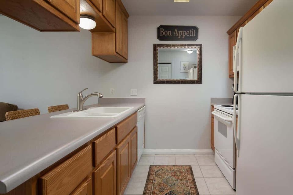 side view of kitchen 