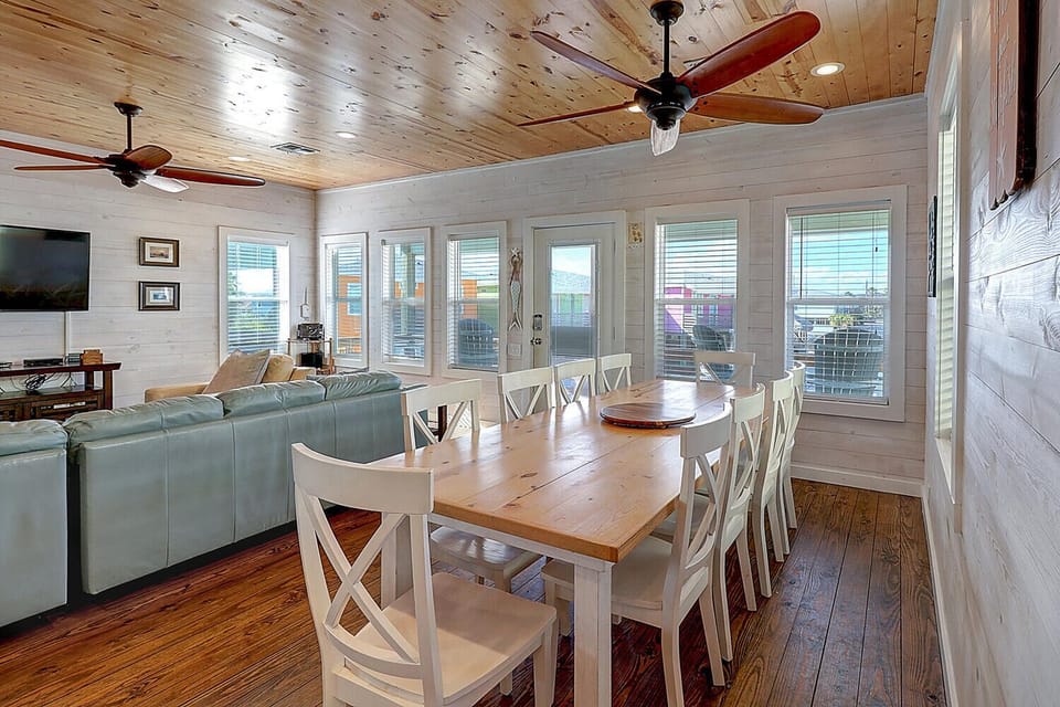 Dining area - Living/dining areas flooded with natural light from windows