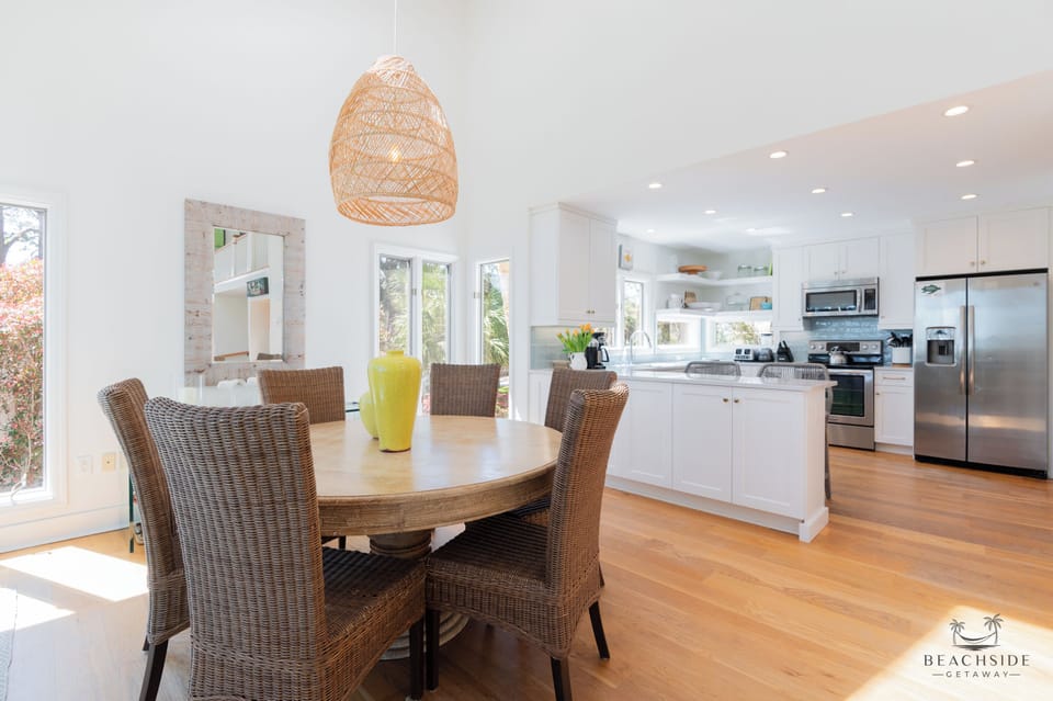 Dining for 6 Beside Living Room Bonus Area