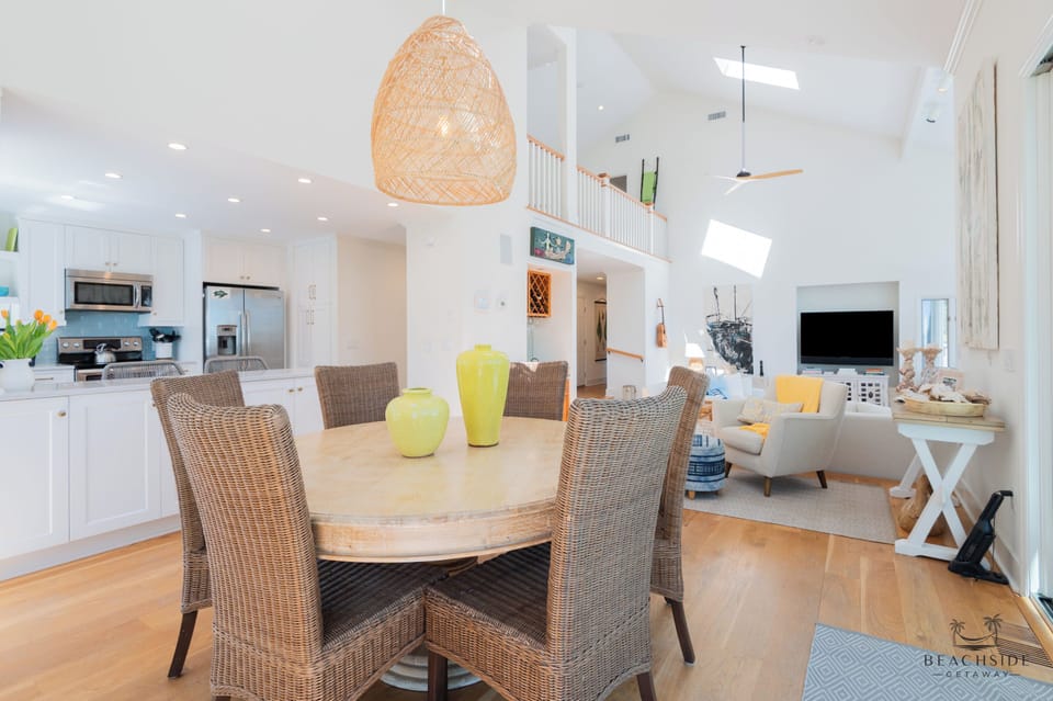 Dining for 6 Beside Living Room Bonus Area