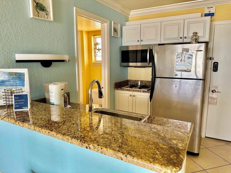 Kitchenette 1