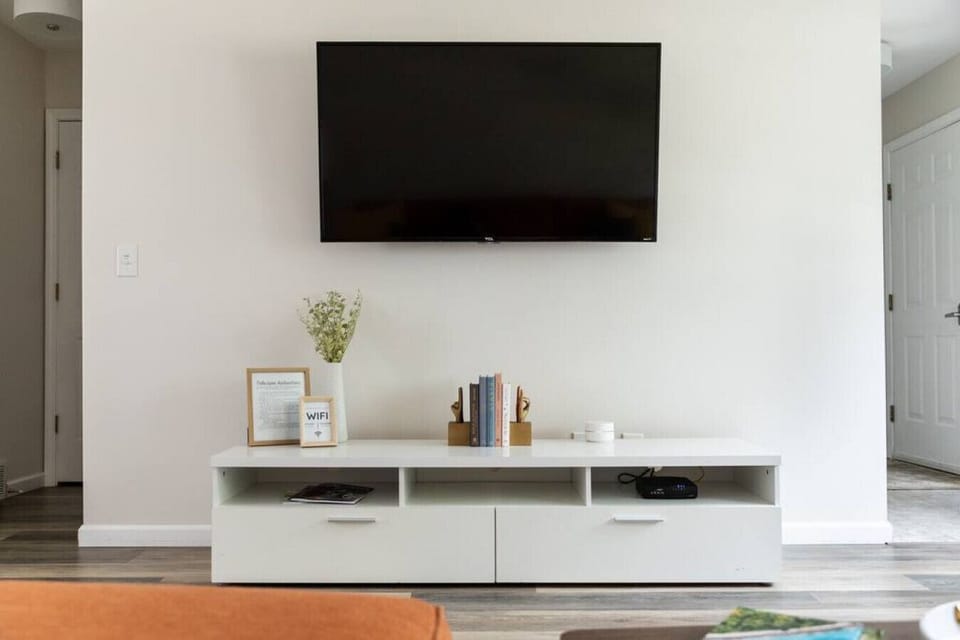 Entertainment center
