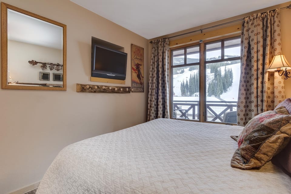 Sleep tight in the new king bed. And there's lots of storage and flatscreen TV.