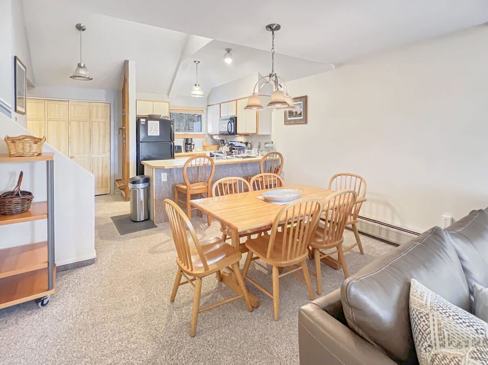 Dining area with table and 6 chairs
