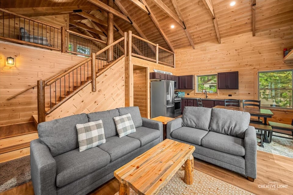 Lakefront Cabin  #1 (615)