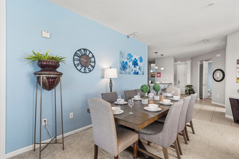 Comfortable Seating for Eight in a Stylish Setting