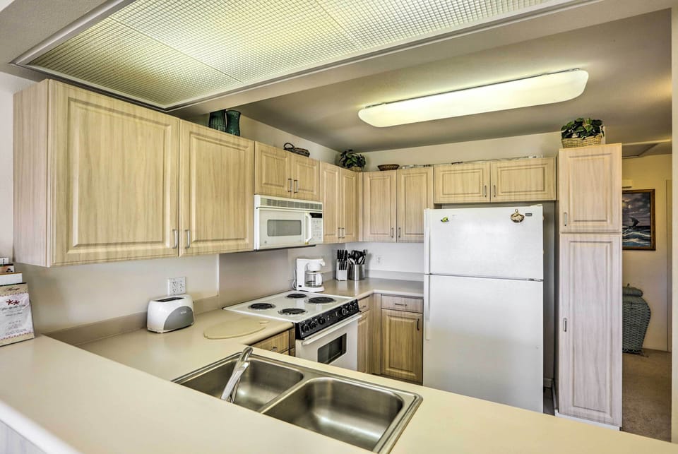 Kitchen | Trash Bags & Paper Towels | Toaster