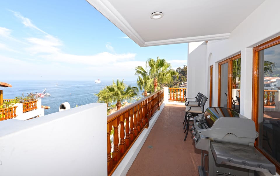 H1782 - BBQ and Balcony