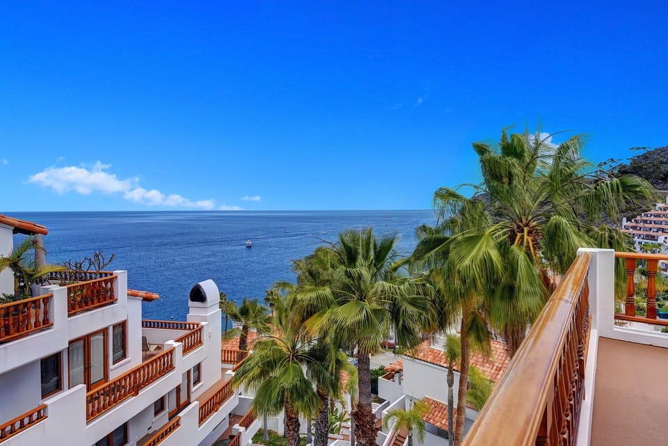 1-BALCONY VIEW RS