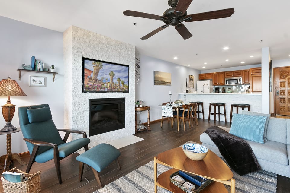 H248 - Living Room Area