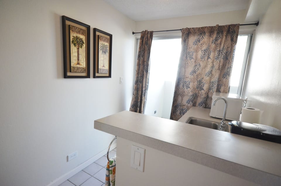 Two balcony's in the room