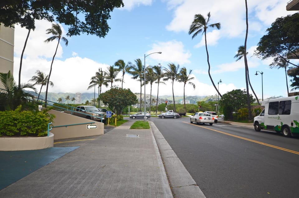 Parking located in the underground parking garage. Pay with the Hotel front desk