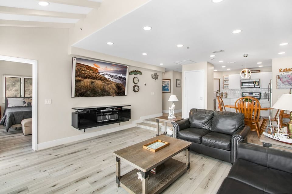 H167 - Living Room to Master Bedroom