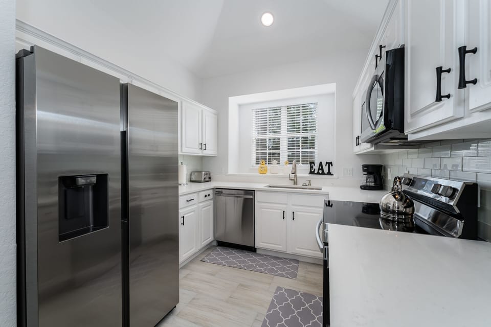 Nicely equipped kitchen