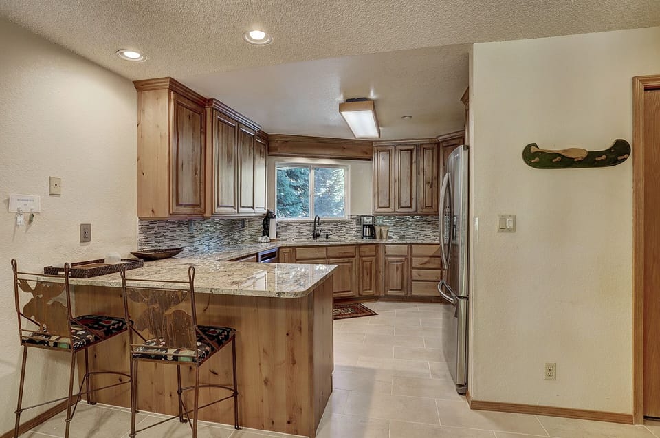 Kitchen/Dining area