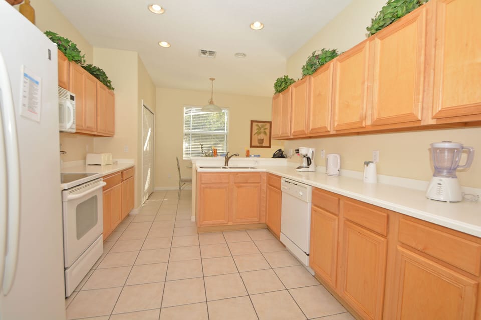 Fully equipped kitchen