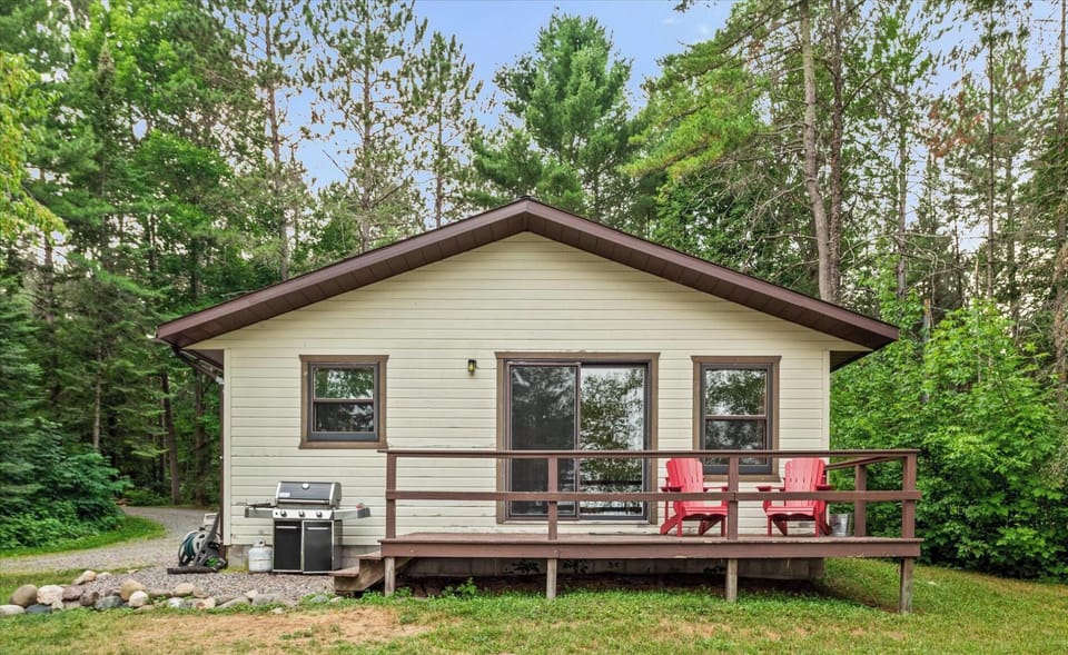 Lakefront Cabin #7 The Northern Pike House (679)