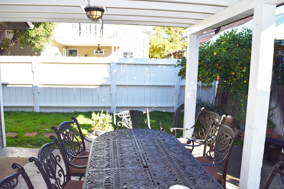 Backyard w/ Patio Table