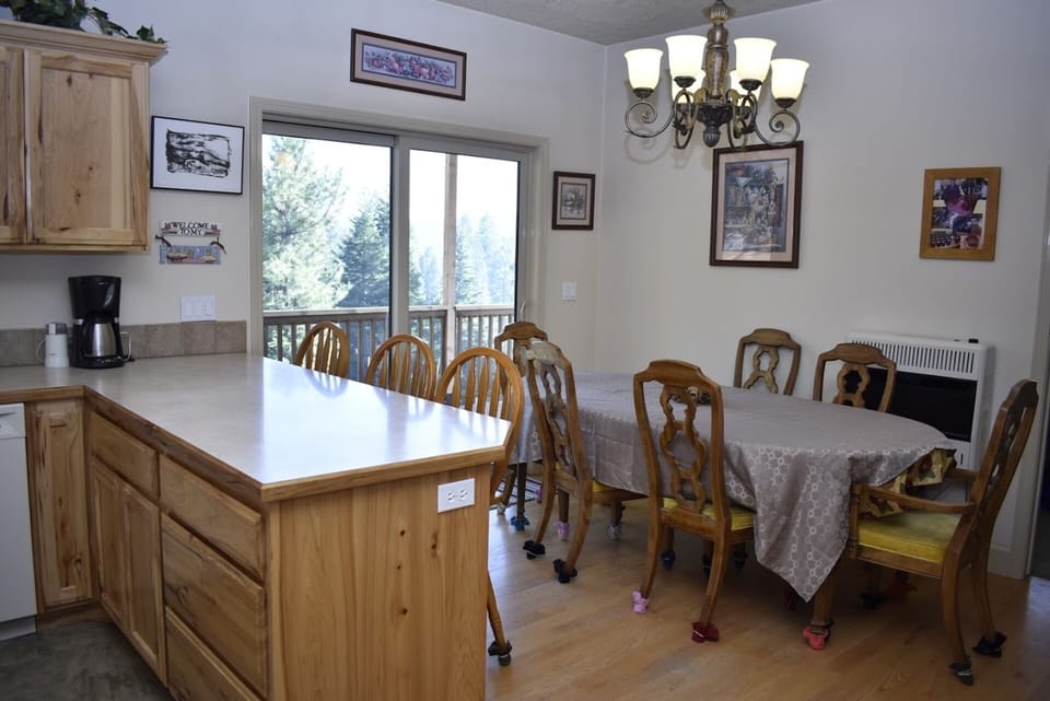Dinning Room for 10