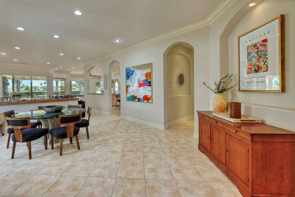 K0715 - Dining Room