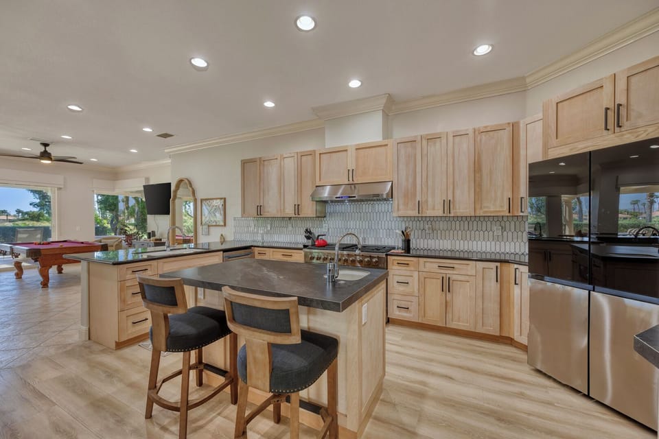 K0715 - Kitchen to Pool Table