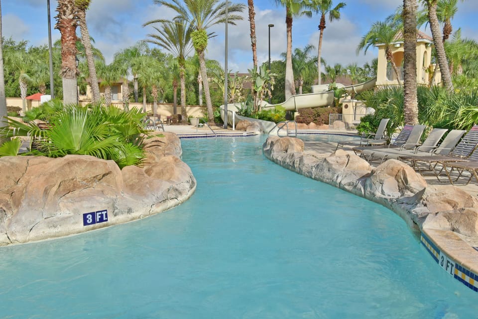 Alternate view of lazy river.