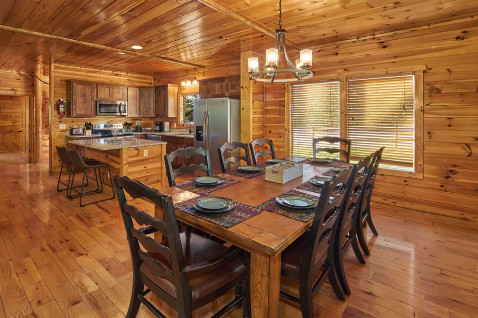 Prepare in cabin meals and enjoy on your dining table with 8 sea