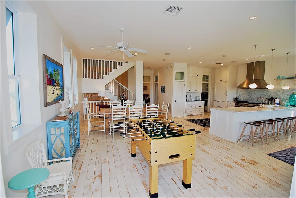 Open Living Area
2nd Floor