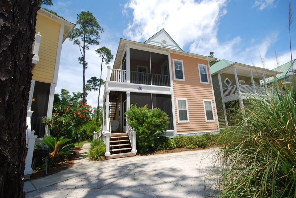 Purple Parrot 37CU  Exterior View