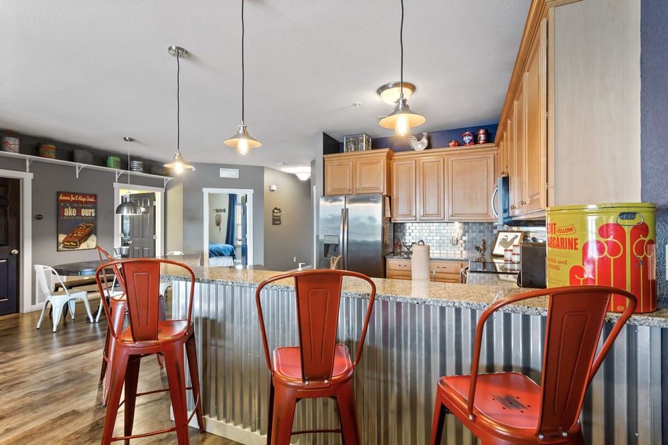 Enjoy family meals with all the seating options.