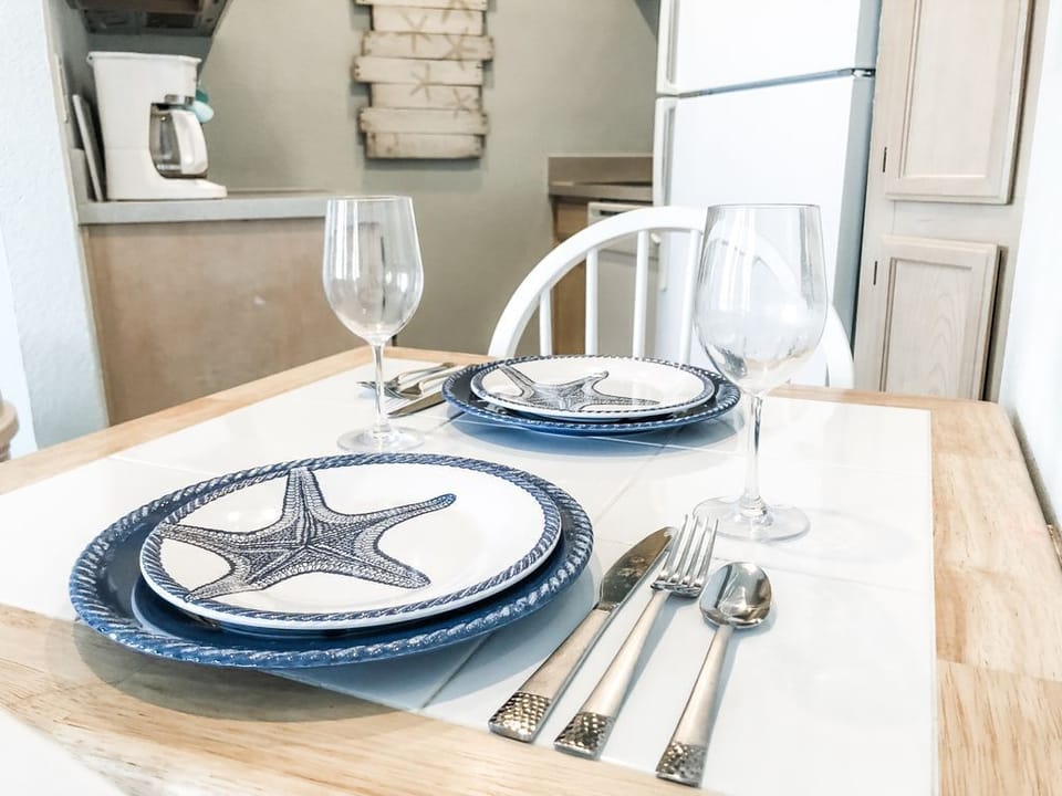 Plenty of dishes and cookware for your needs.