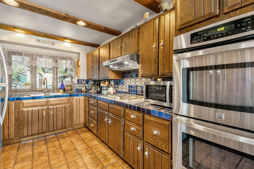 130MT - Kitchen Oven