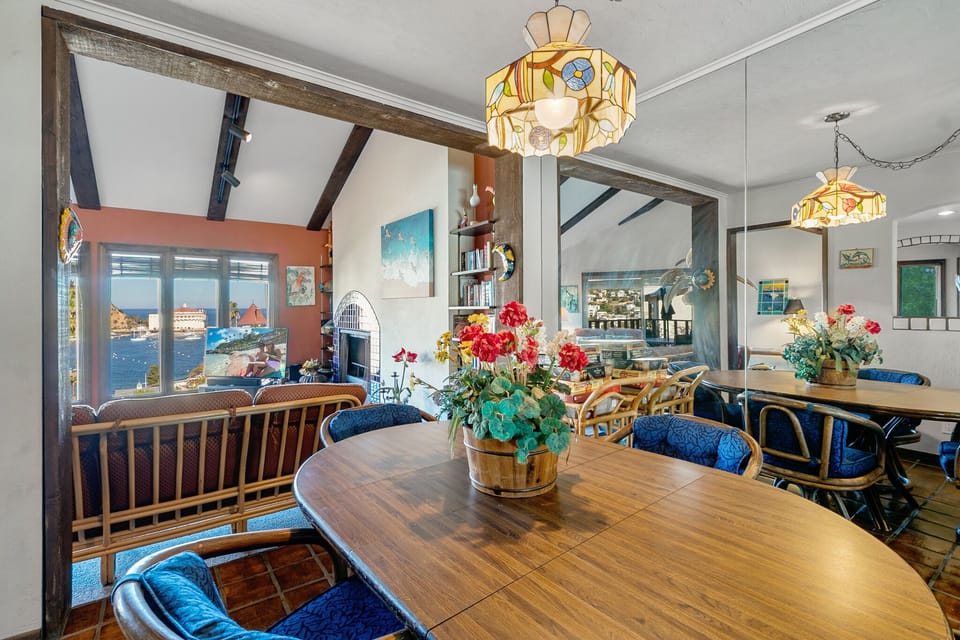 130MT - Dining Area