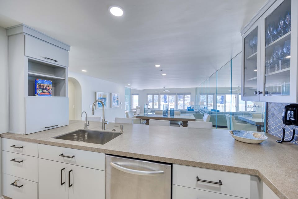 H1784-Over Kitchen Counter