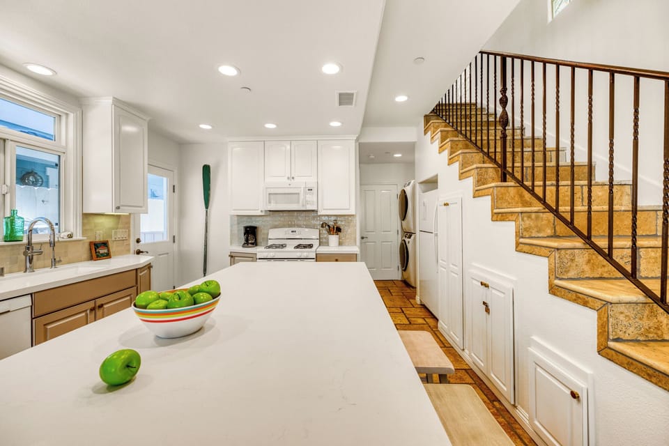 Living & Dinning 3