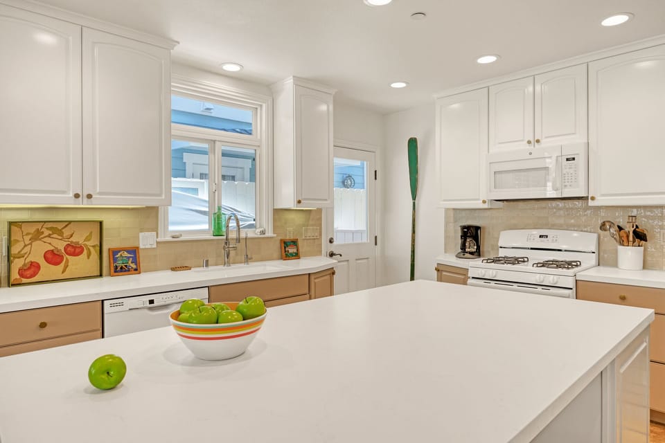 334E - Kitchen