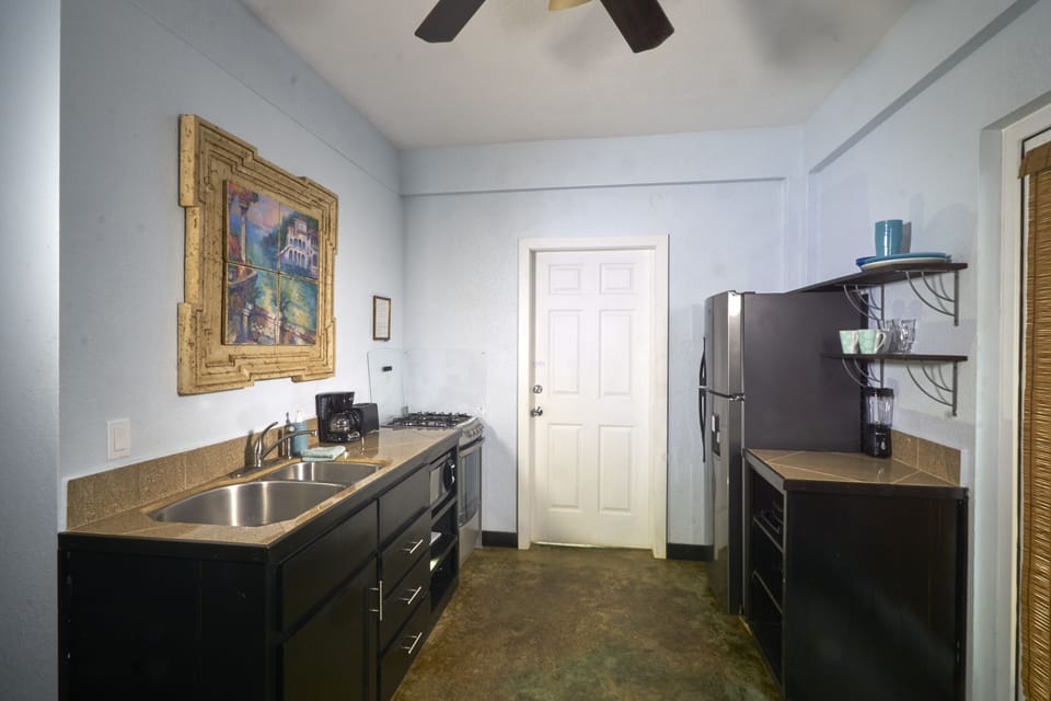 Full Kitchen