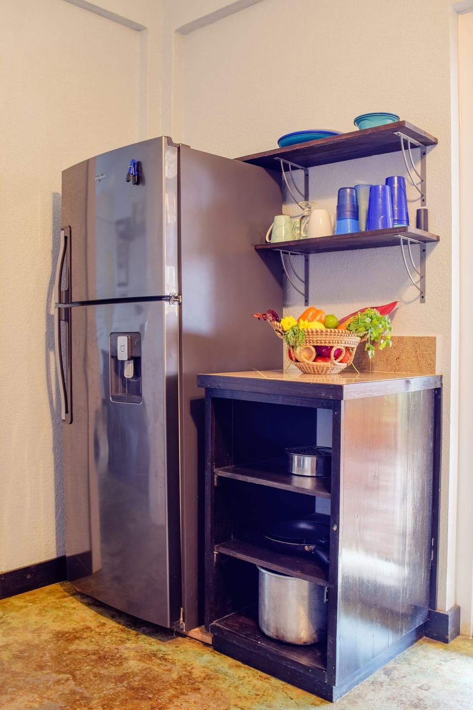 Full kitchen