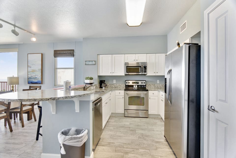 Full Size Kitchen