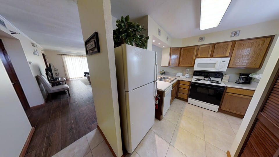 Kitchen / Hall
