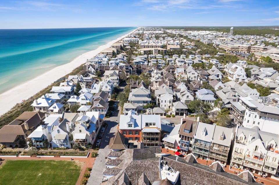 Views off the front balcony look out to the Gulf over Main St, and the western green.