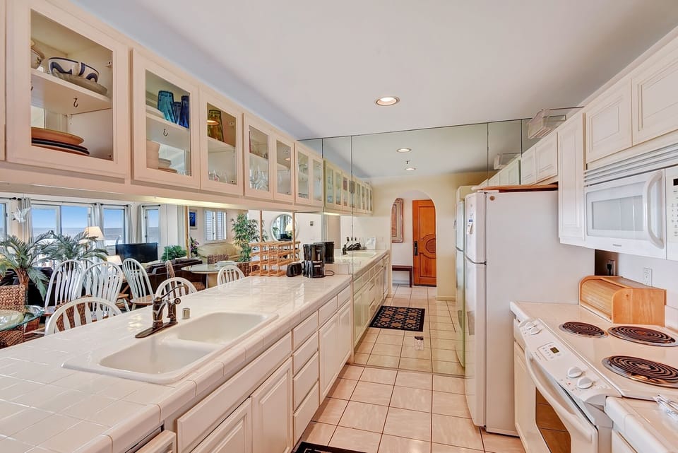 8-KITCHEN RS.jpg