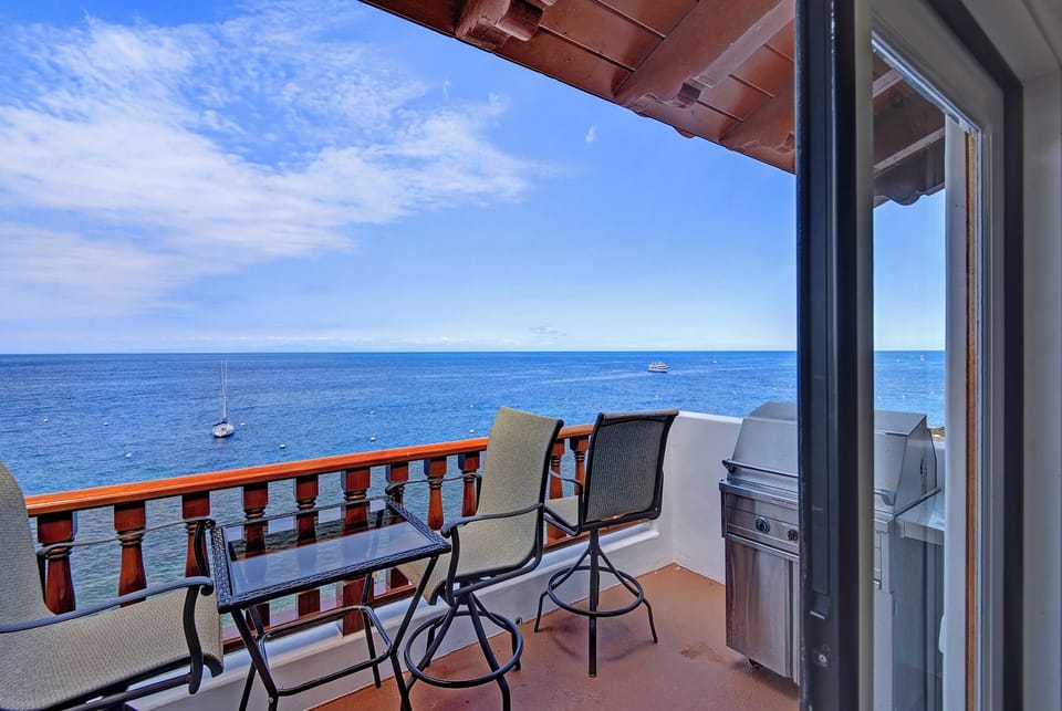 3-INDOOR OUTDOOR RS.jpg