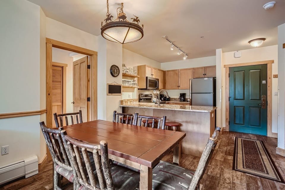 CS209 Dining Area
